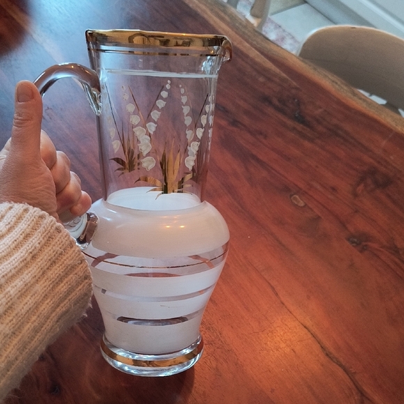Vintage Hand Painted Enamel Lily-of-the-Valley Hand Blown Glass Pitcher. - Picture 2 of 3